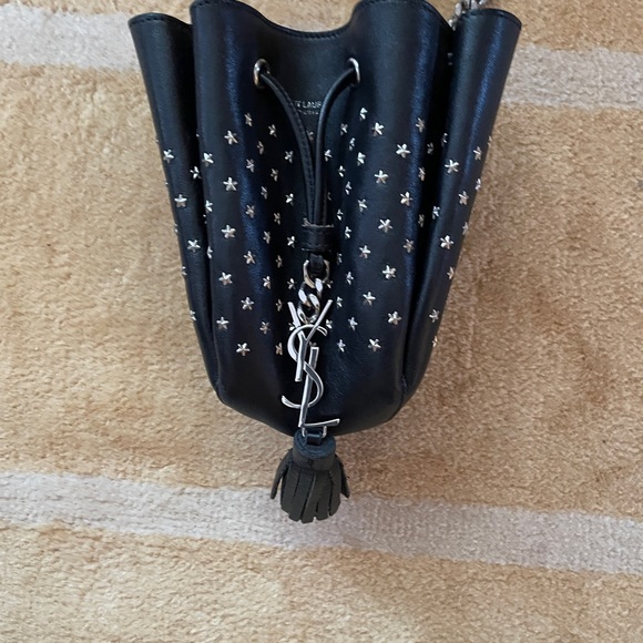 Saint Laurent small Emanuelle crossbody bucket bag - Picture 8 of 13